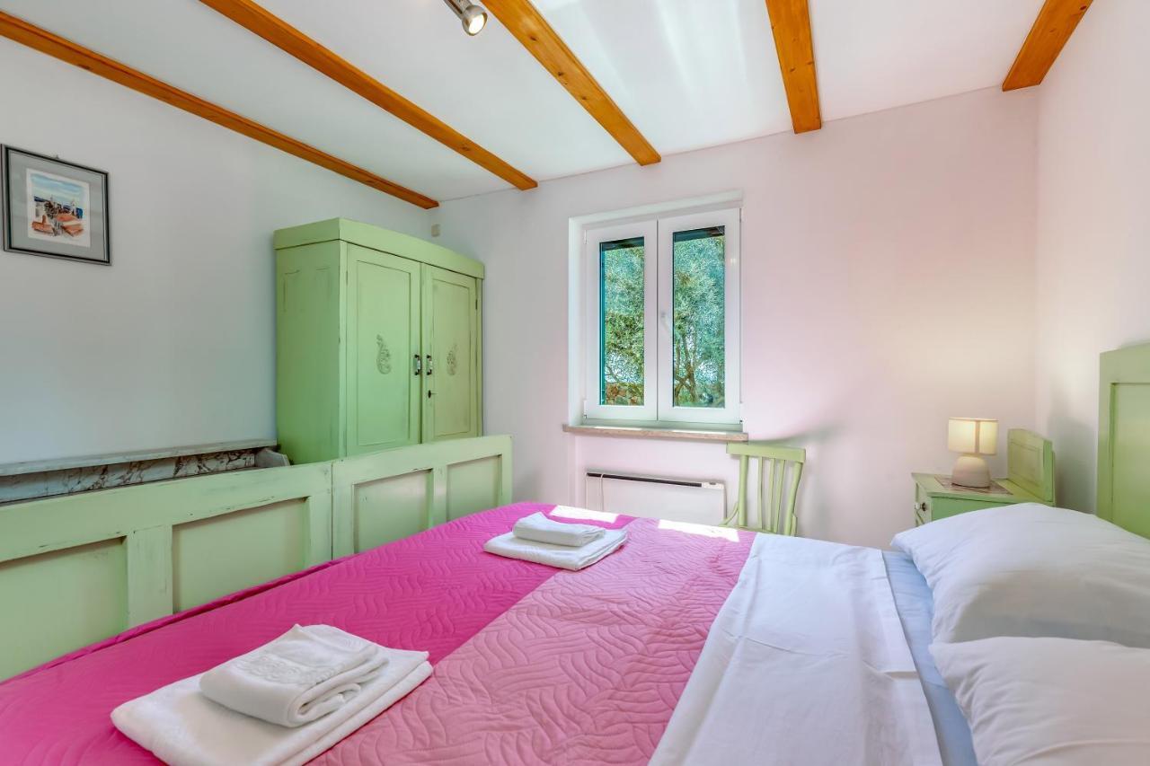 Villa Rea เบรอเซส ภายนอก รูปภาพ